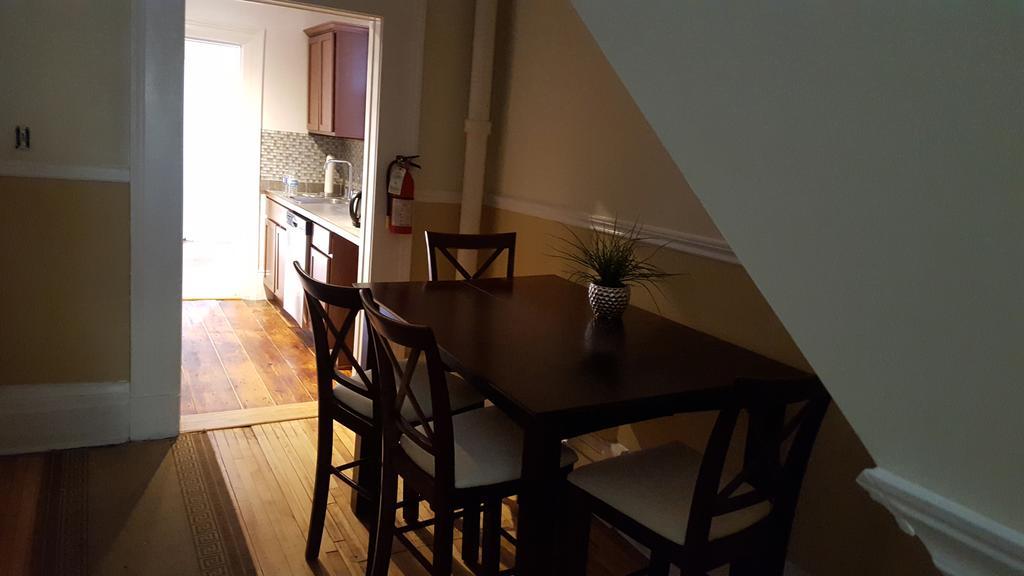 Queen Suite With Shared Bathroom,214191605:JPEG