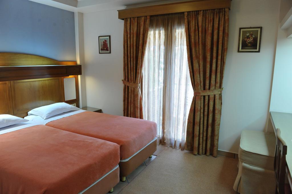 Family Room (5 Adults)