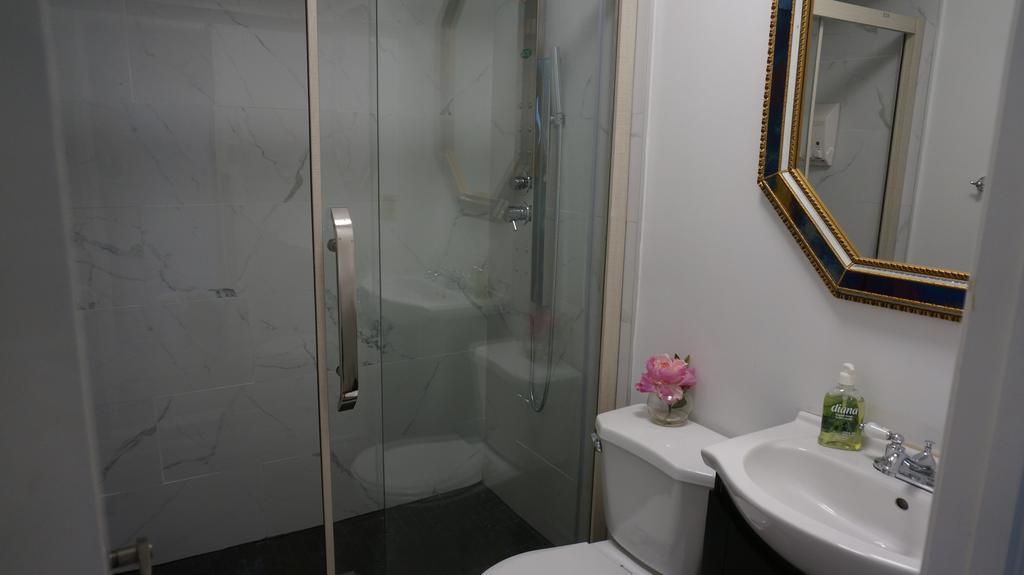 Superior One-Bedroom Suite with External Private Bathroom