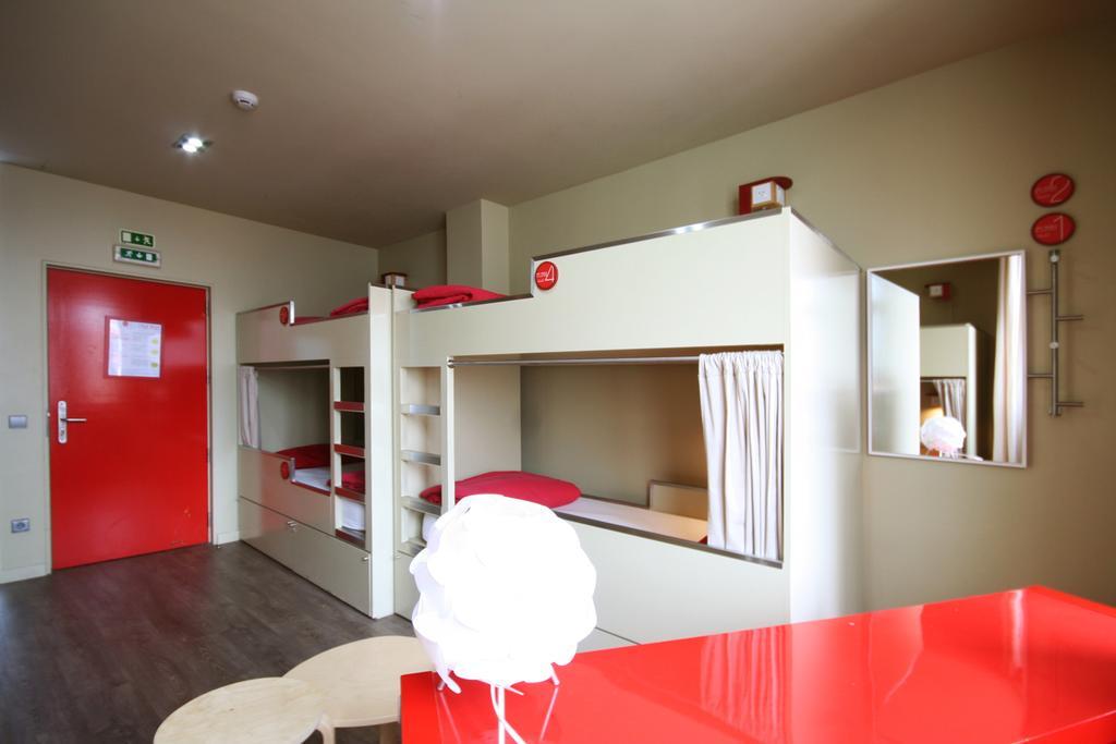 Bed 8-Bed Dormitory Room