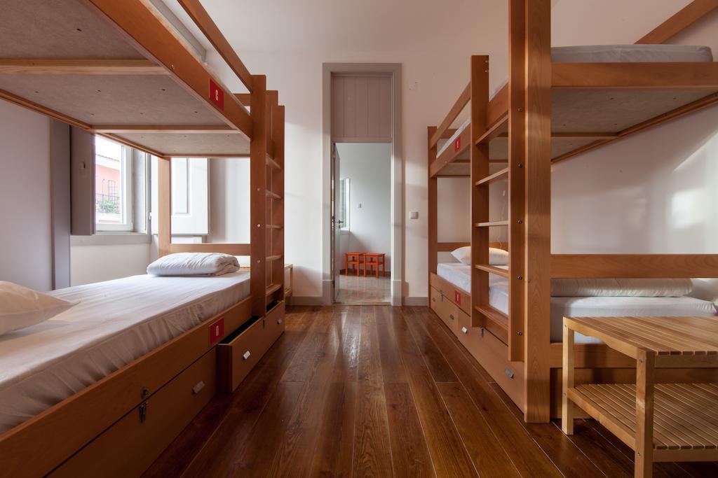 Bed 6-Bed Mixed Dormitory Room