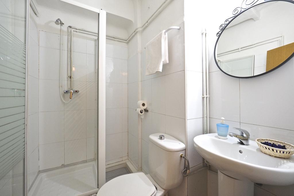 Twin Room with Private Bathroom