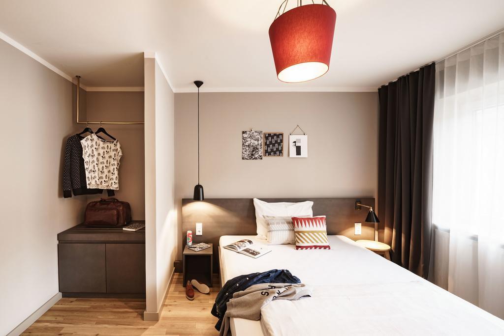 Bold Single Room
