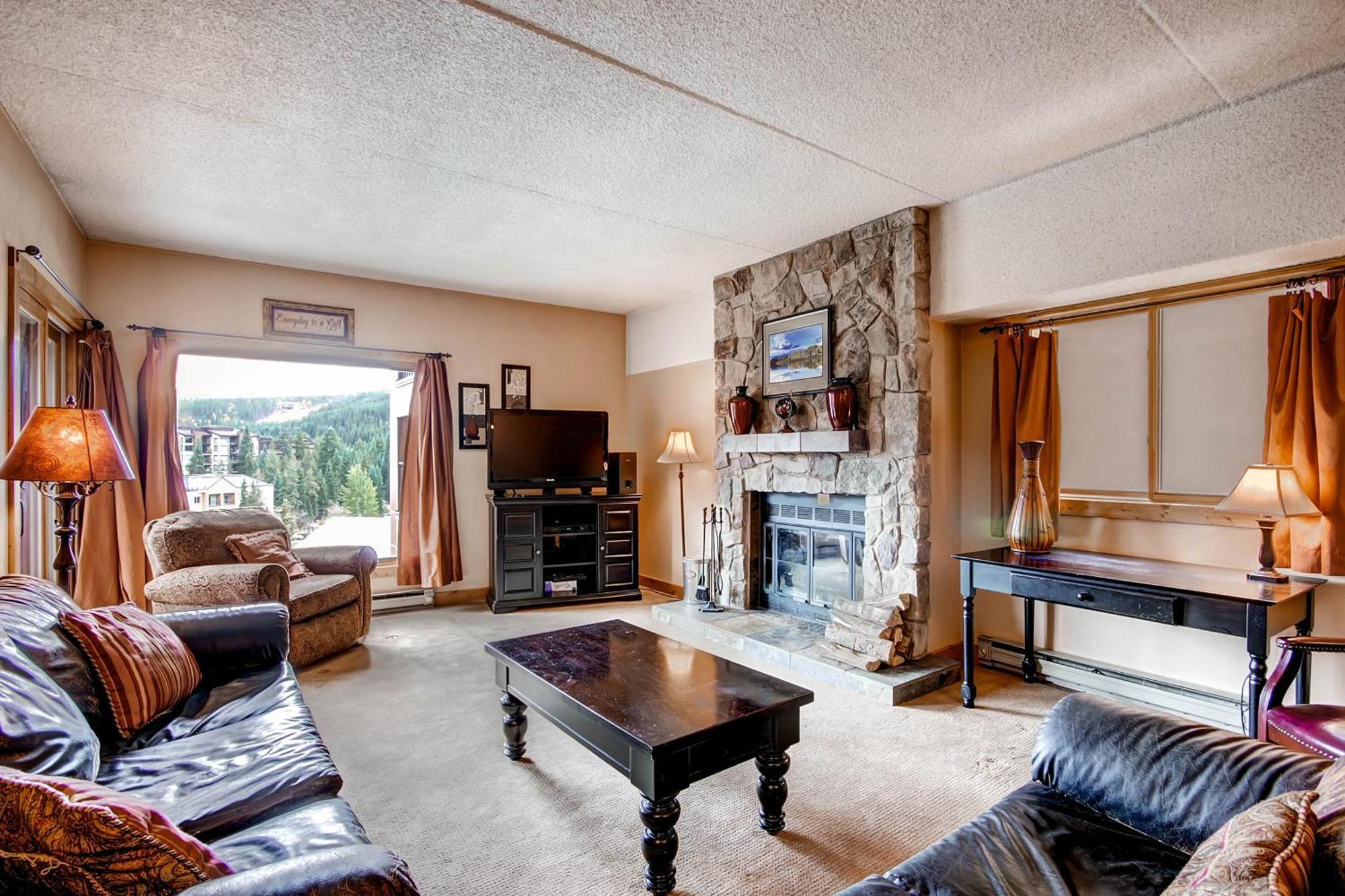 Luxury One-Bedroom Apartment