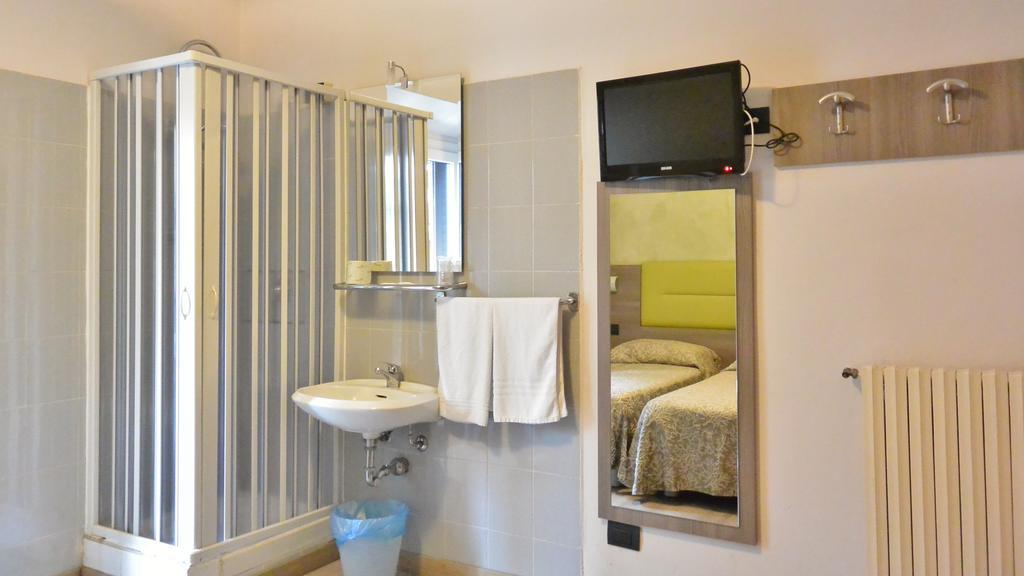 Twin Room with Shared Toilet