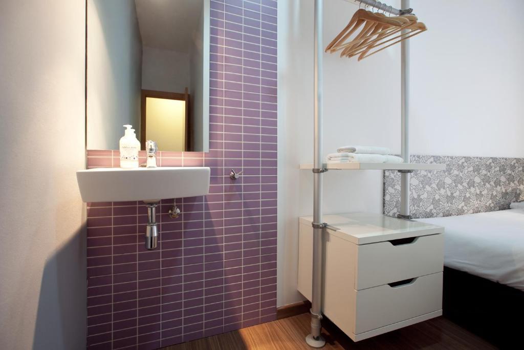 Single Room with Shared Bathroom