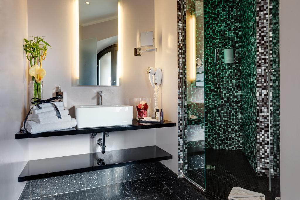 Royal Wellness Suite Balcony