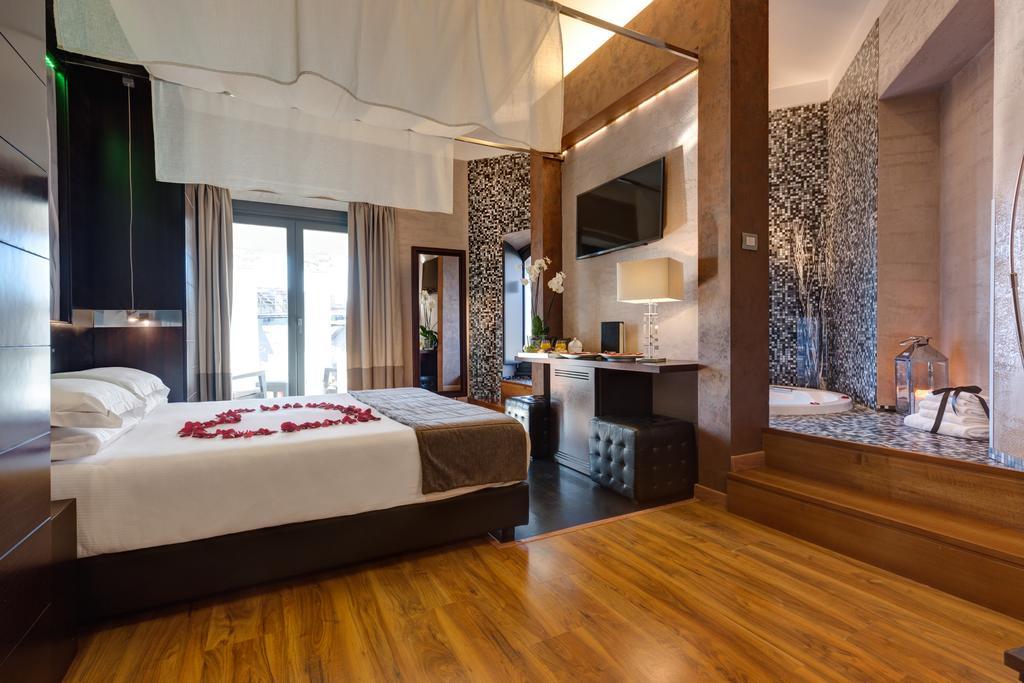 Royal Wellness Suite Balcony