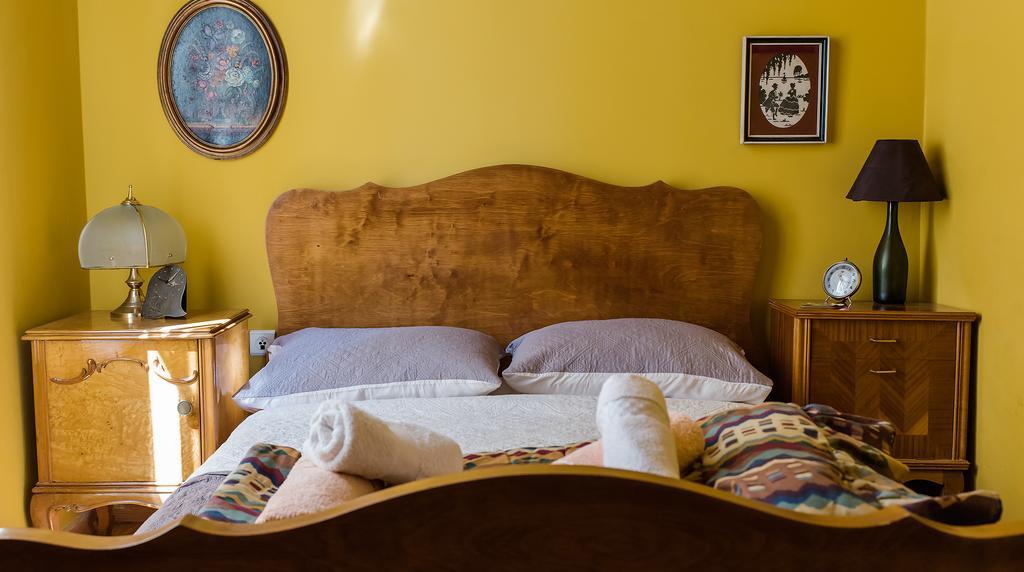 Standard Double Room with Shared Bathroom
