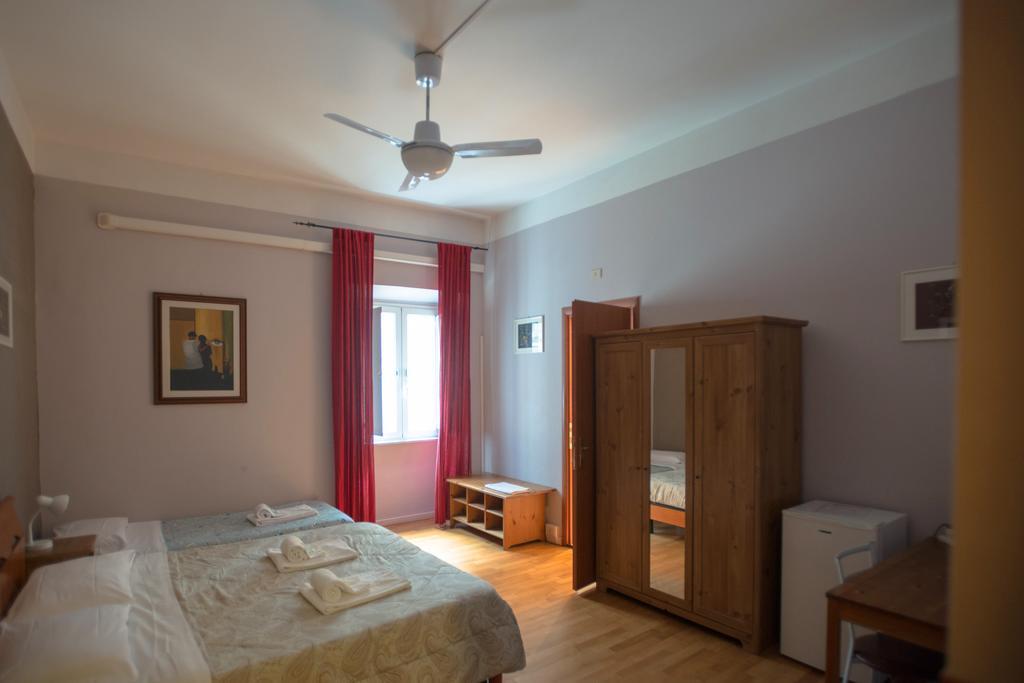 Triple Room with Private Internal Bathroom,1216141969:JPEG
