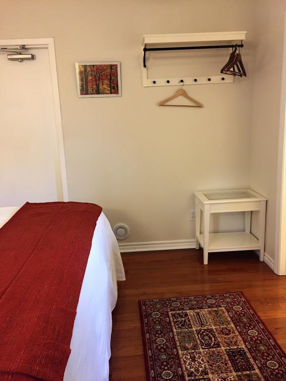 Retreat,402465453:JPEG