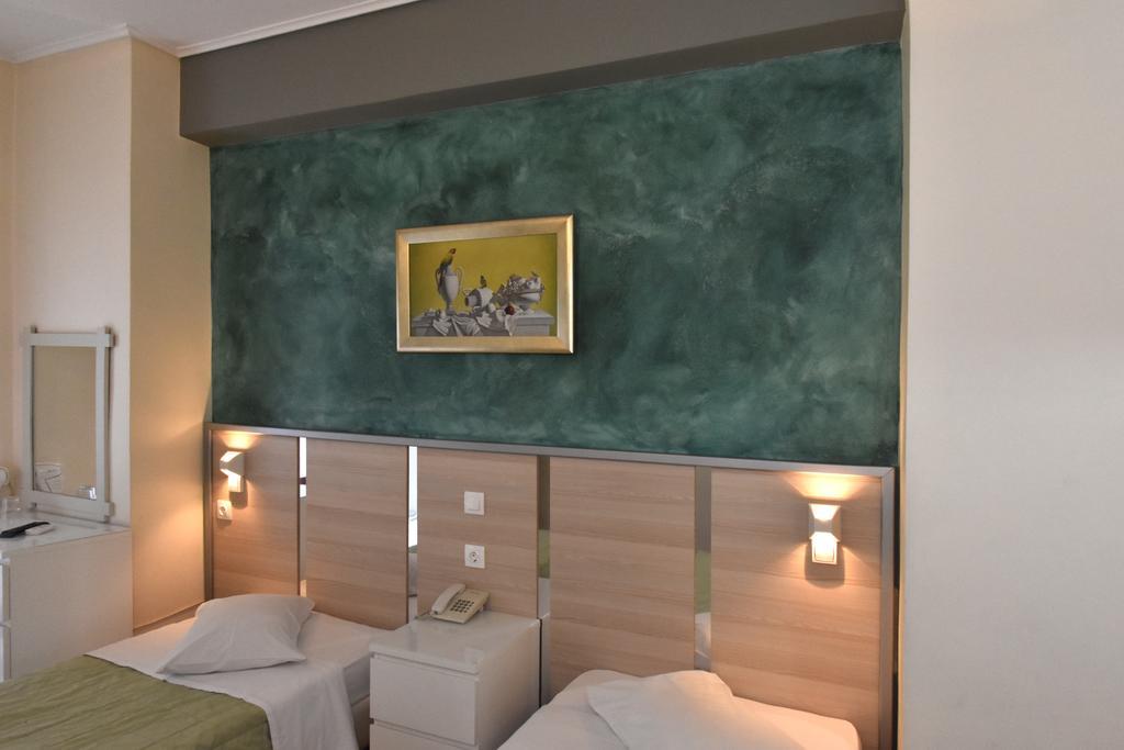 Triple Room with 1 Double and 1 Single Bed