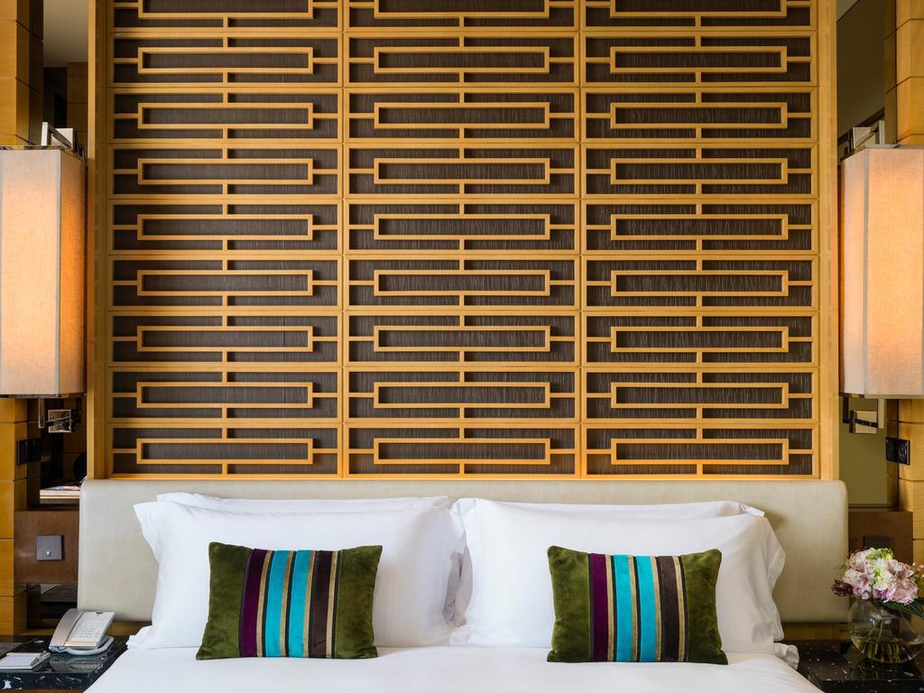 Deluxe Olympian Room