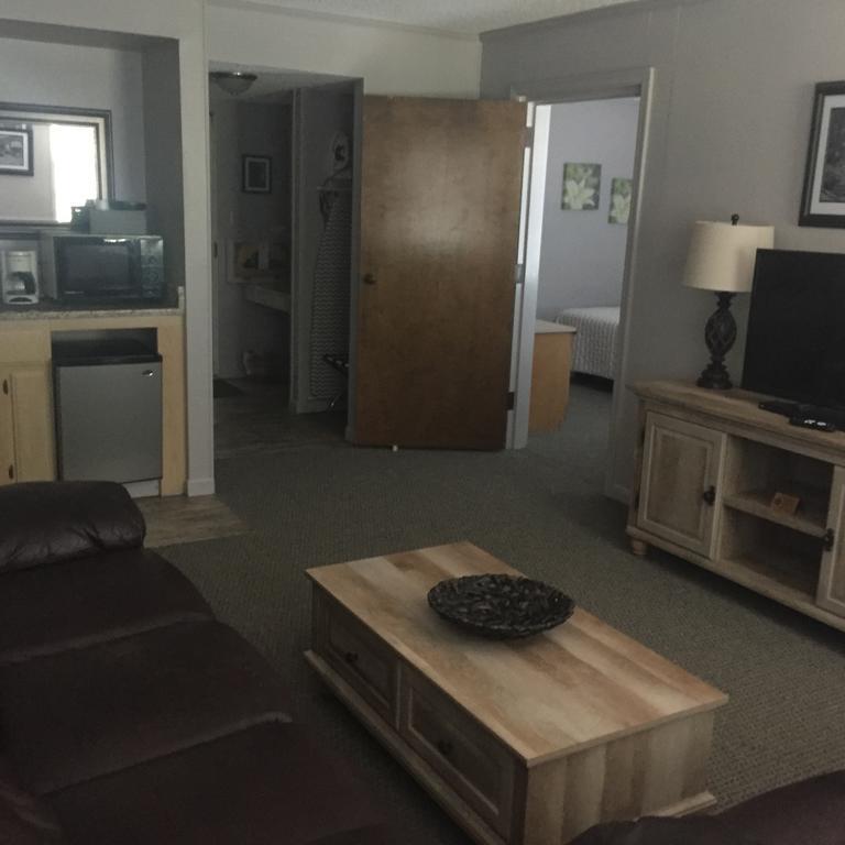 Deluxe King Suite