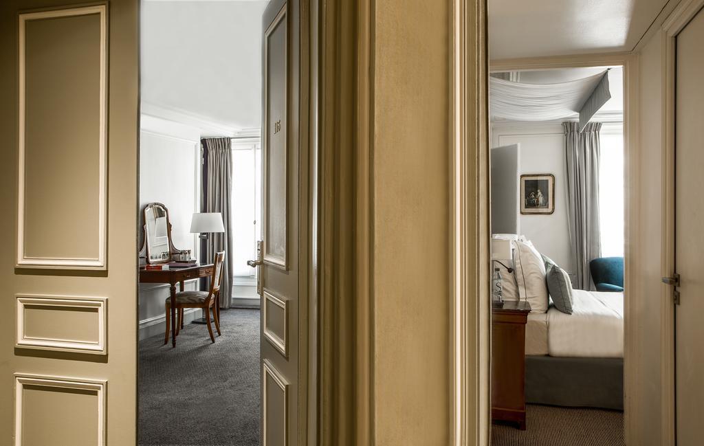 Connecting Deluxe Family Room