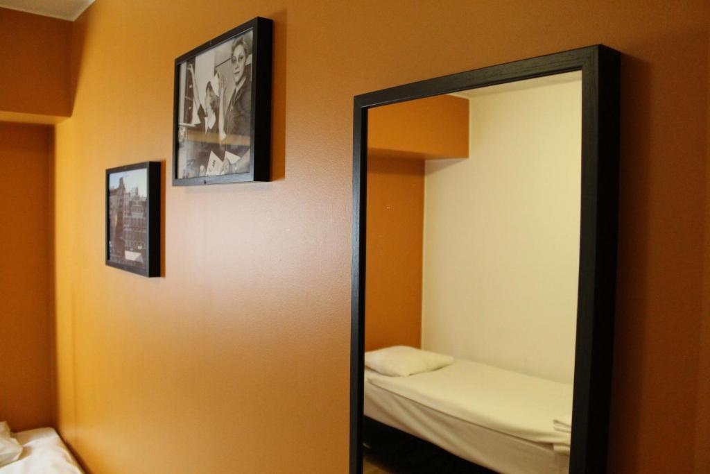 Twin Room with Shared Bathroom (No Window)