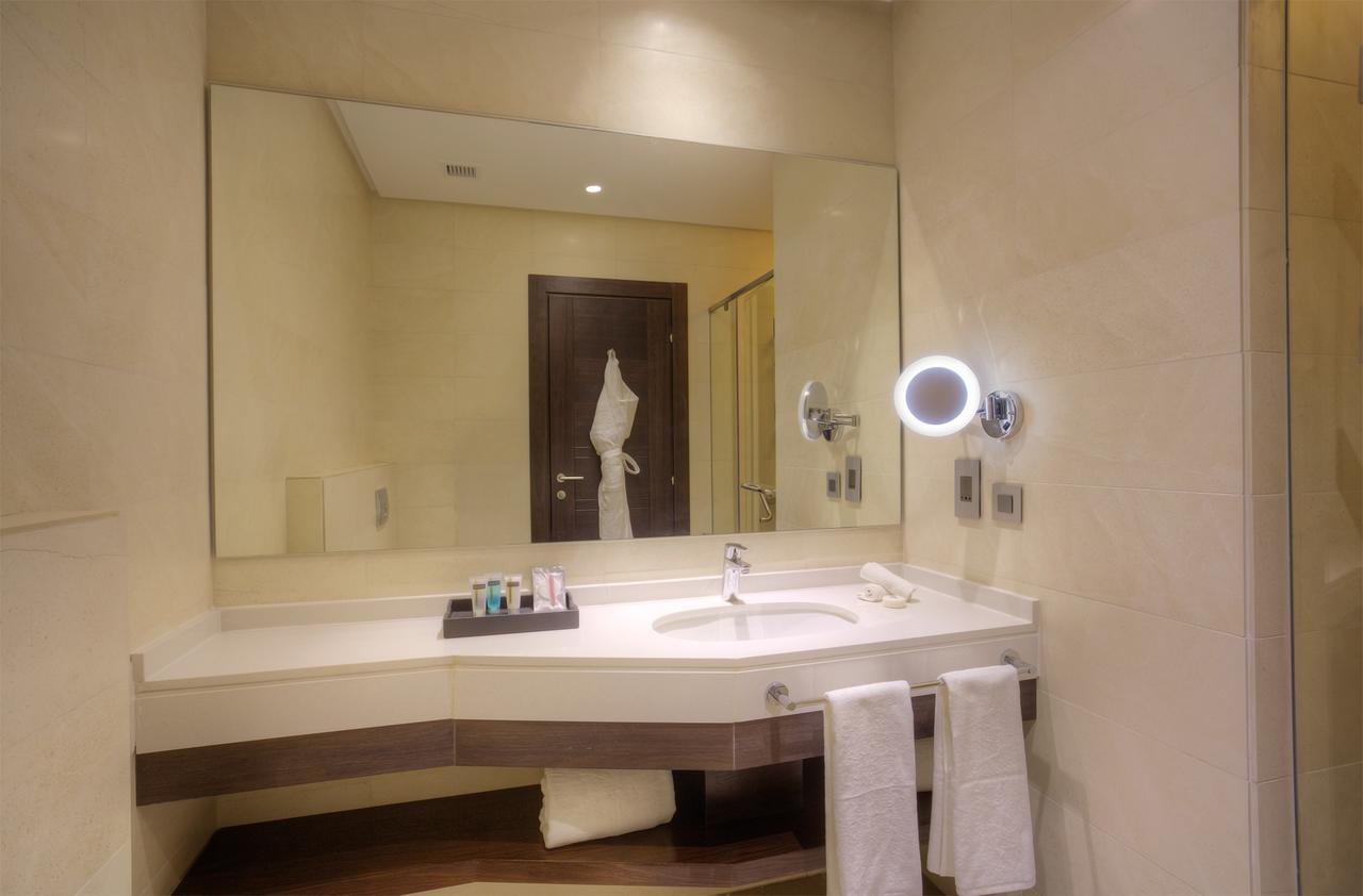 Superior Studio Suite Twin