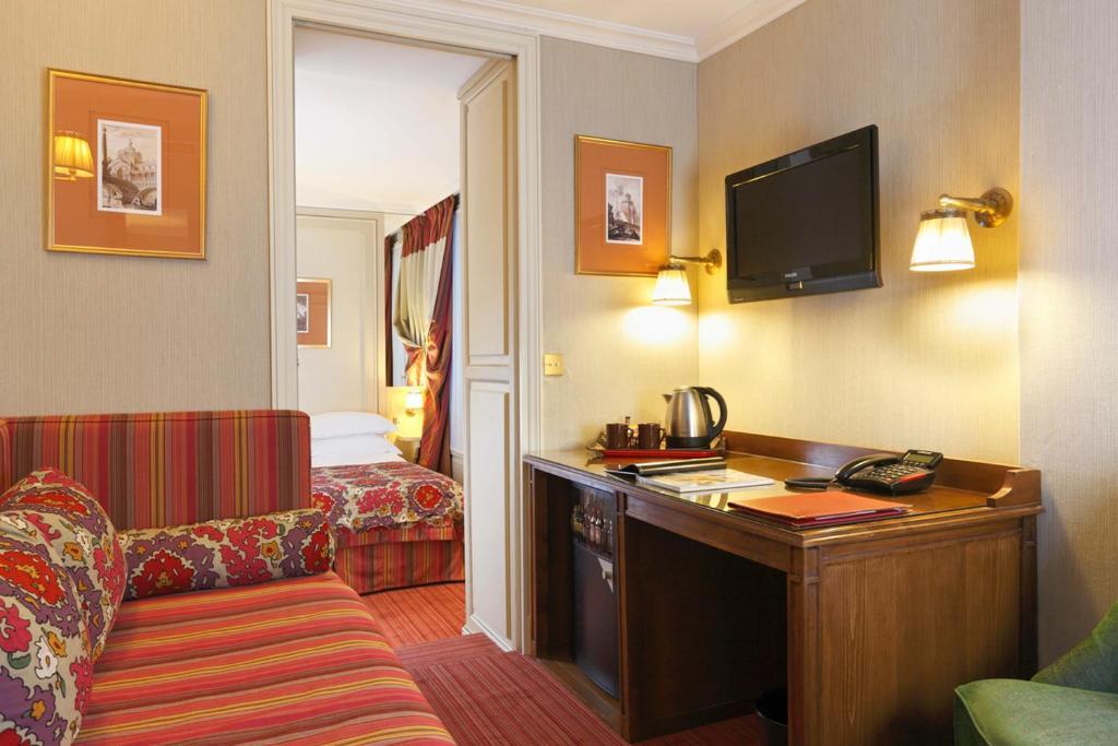 Triple Room