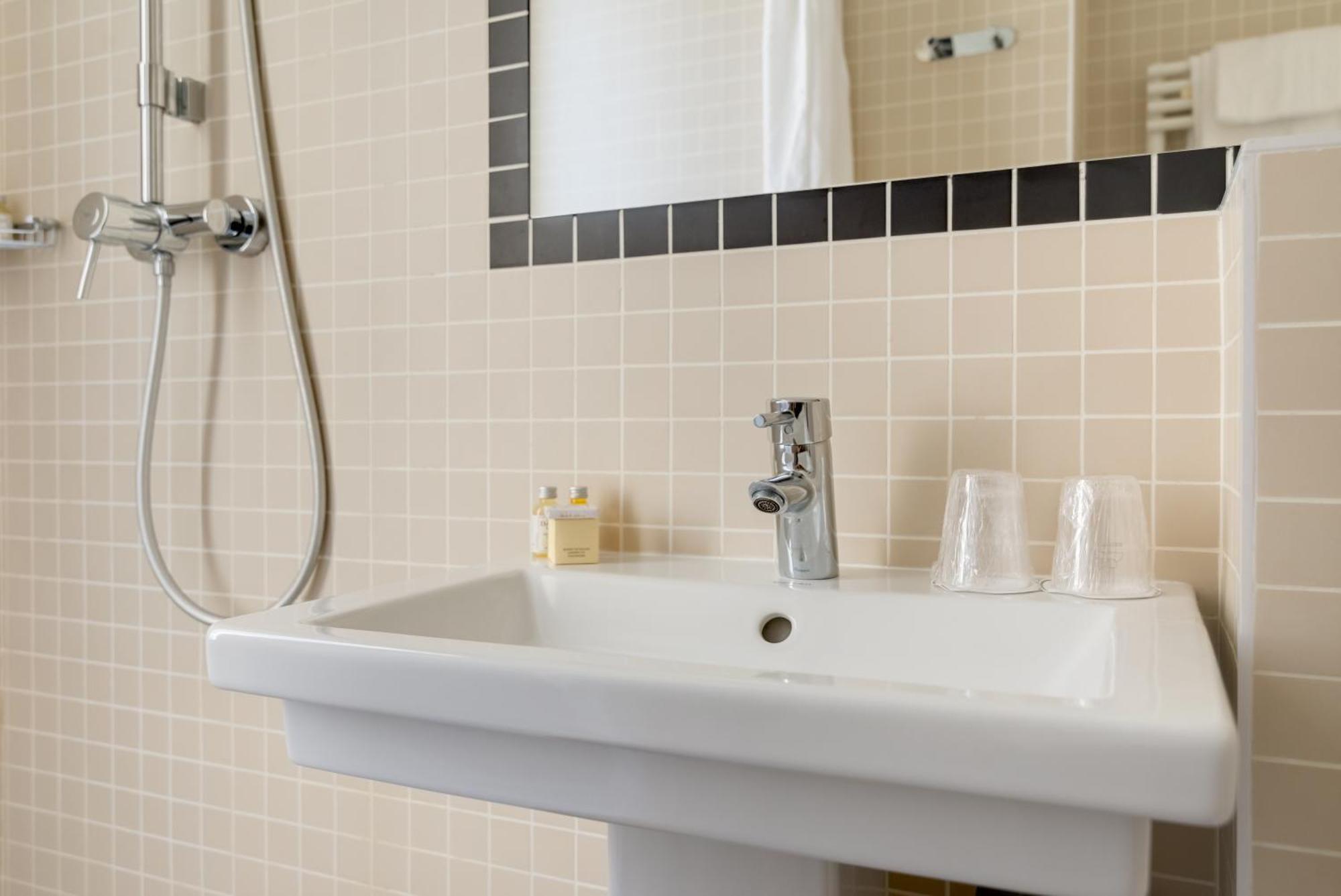 Twin Room,752228465:JPEG