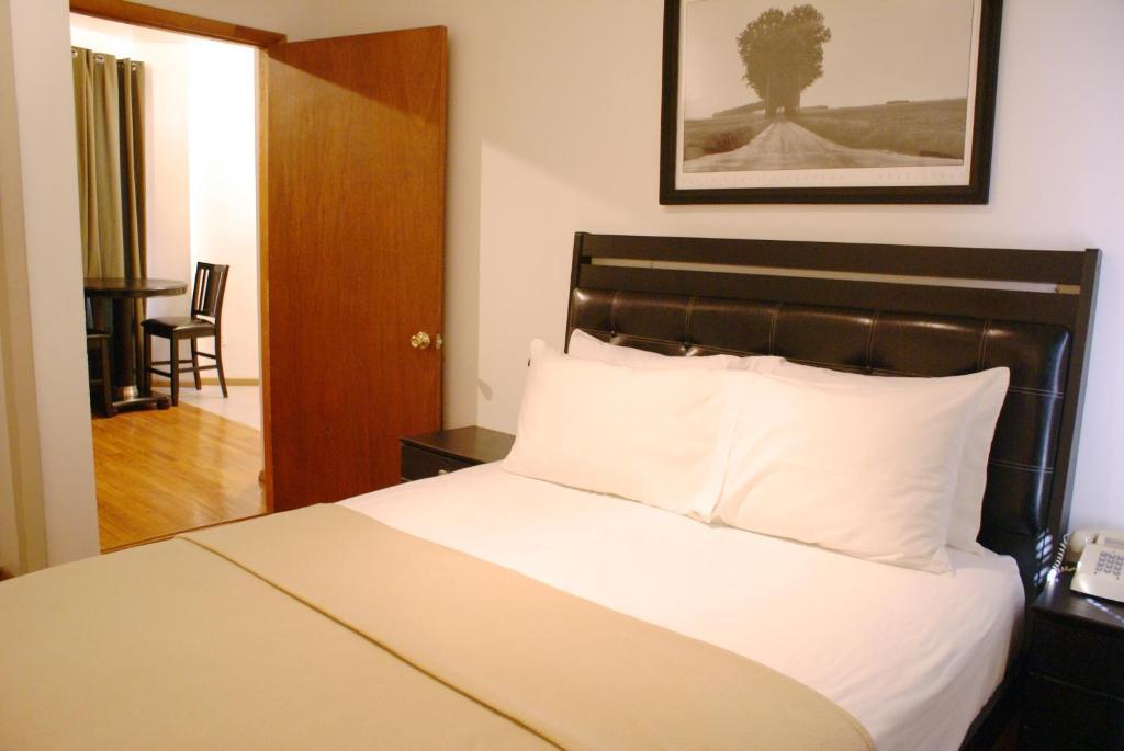 Deluxe One-Bedroom Suite