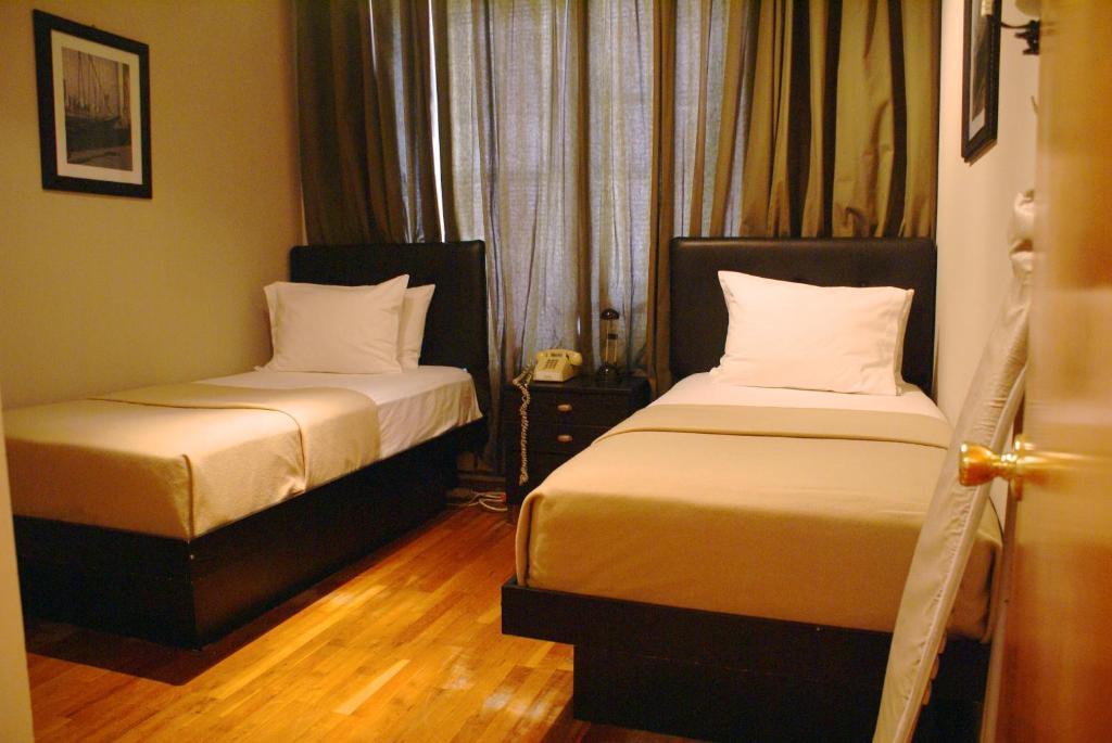 Deluxe One-Bedroom Suite