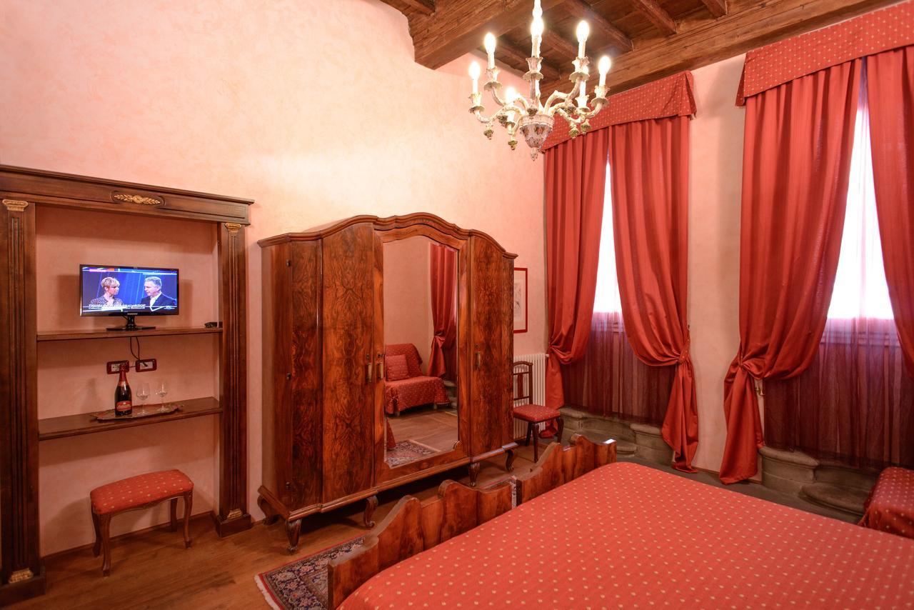 Deluxe Triple Room Private Bathroom