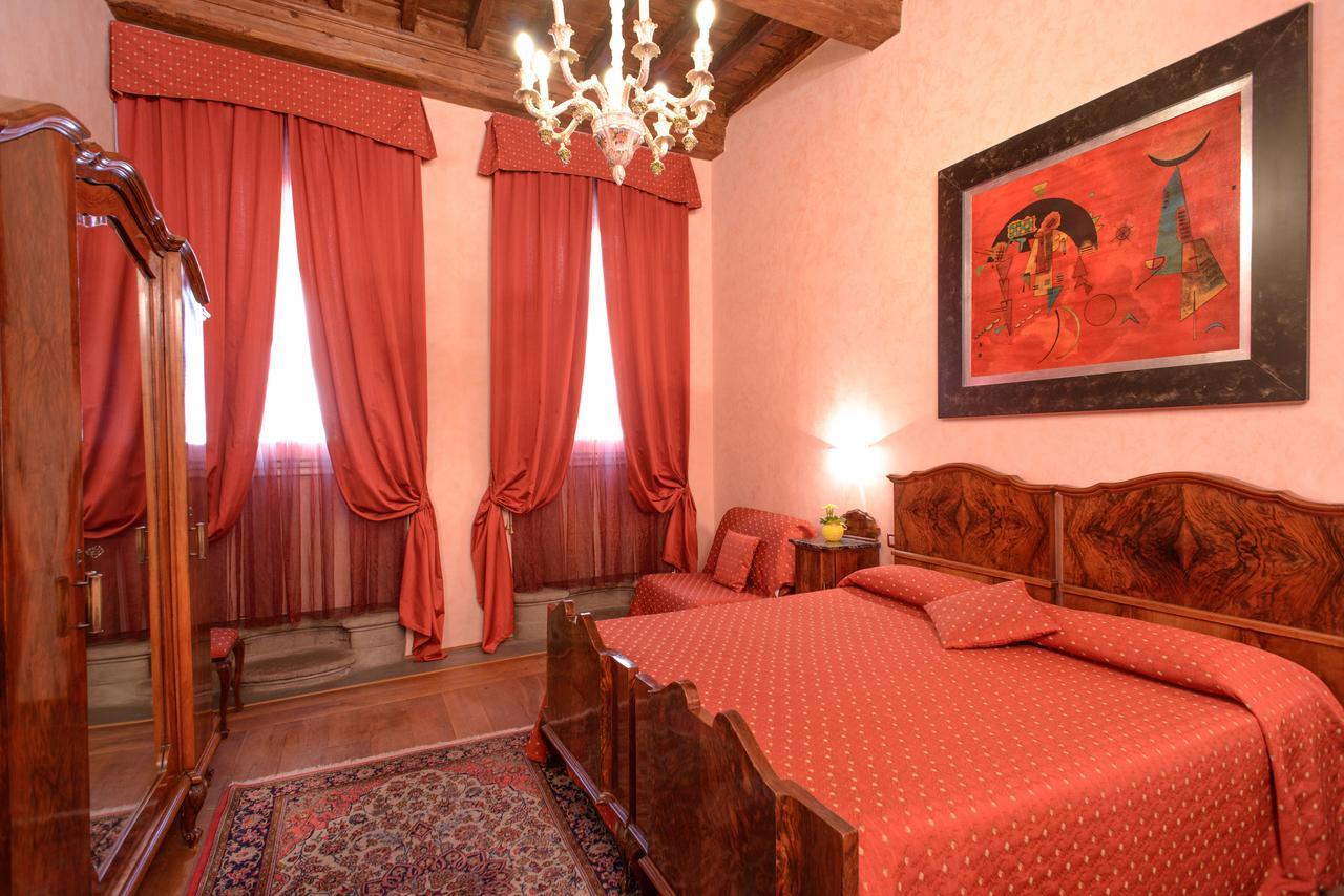 Deluxe Triple Room Private Bathroom