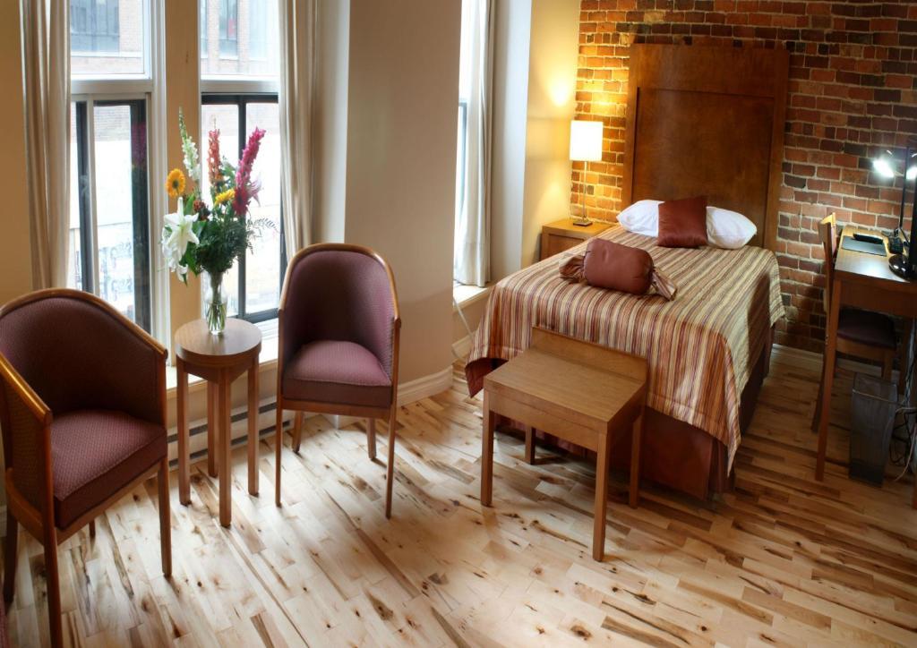 Superior Queen Room with Sofa Bed