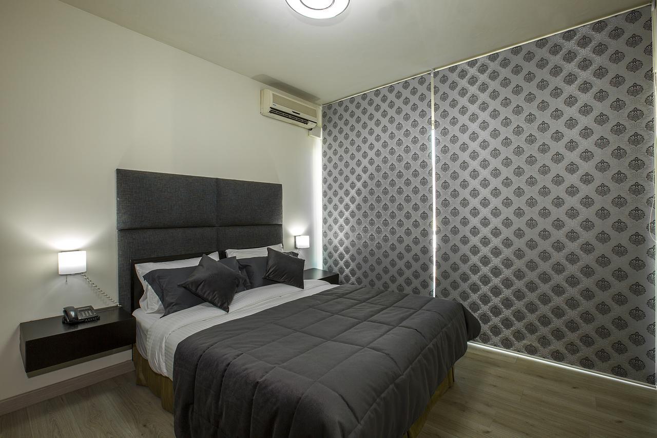 Executive Suite,630534597:JPEG