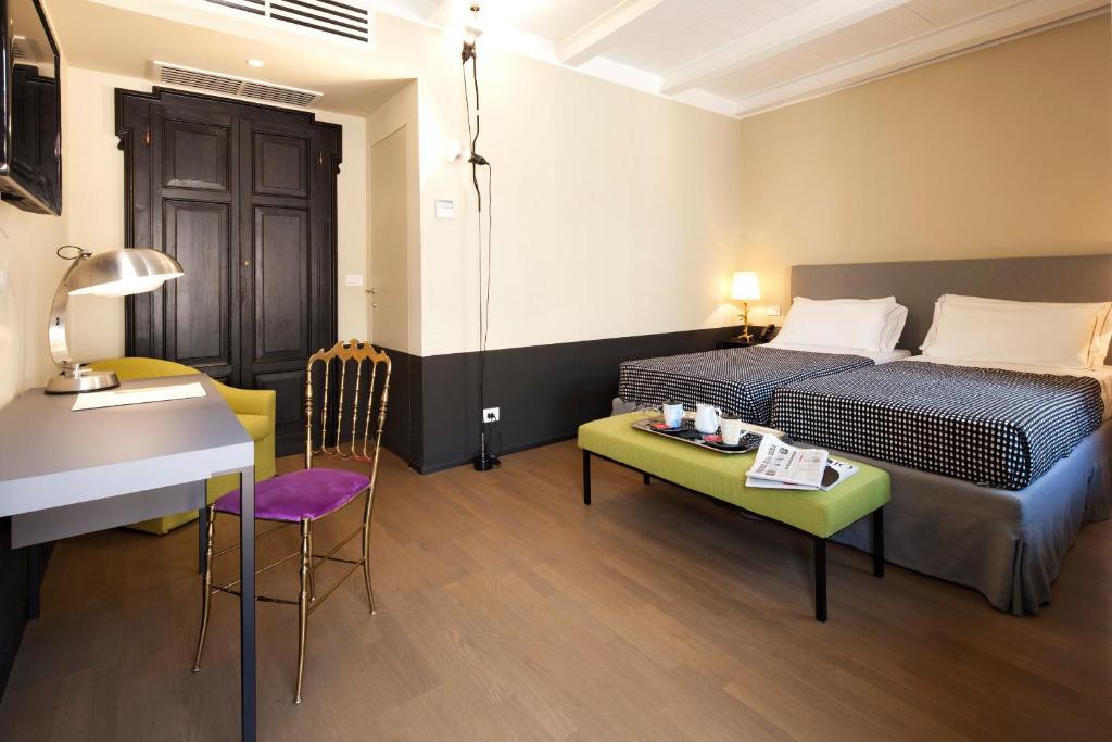 Superior Double or Twin Room with Courtyard view