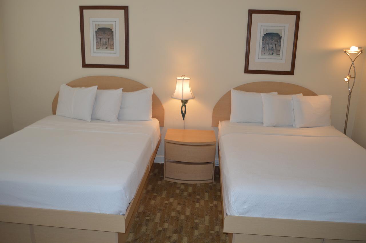 Deluxe Queen Room with Two Queen Beds