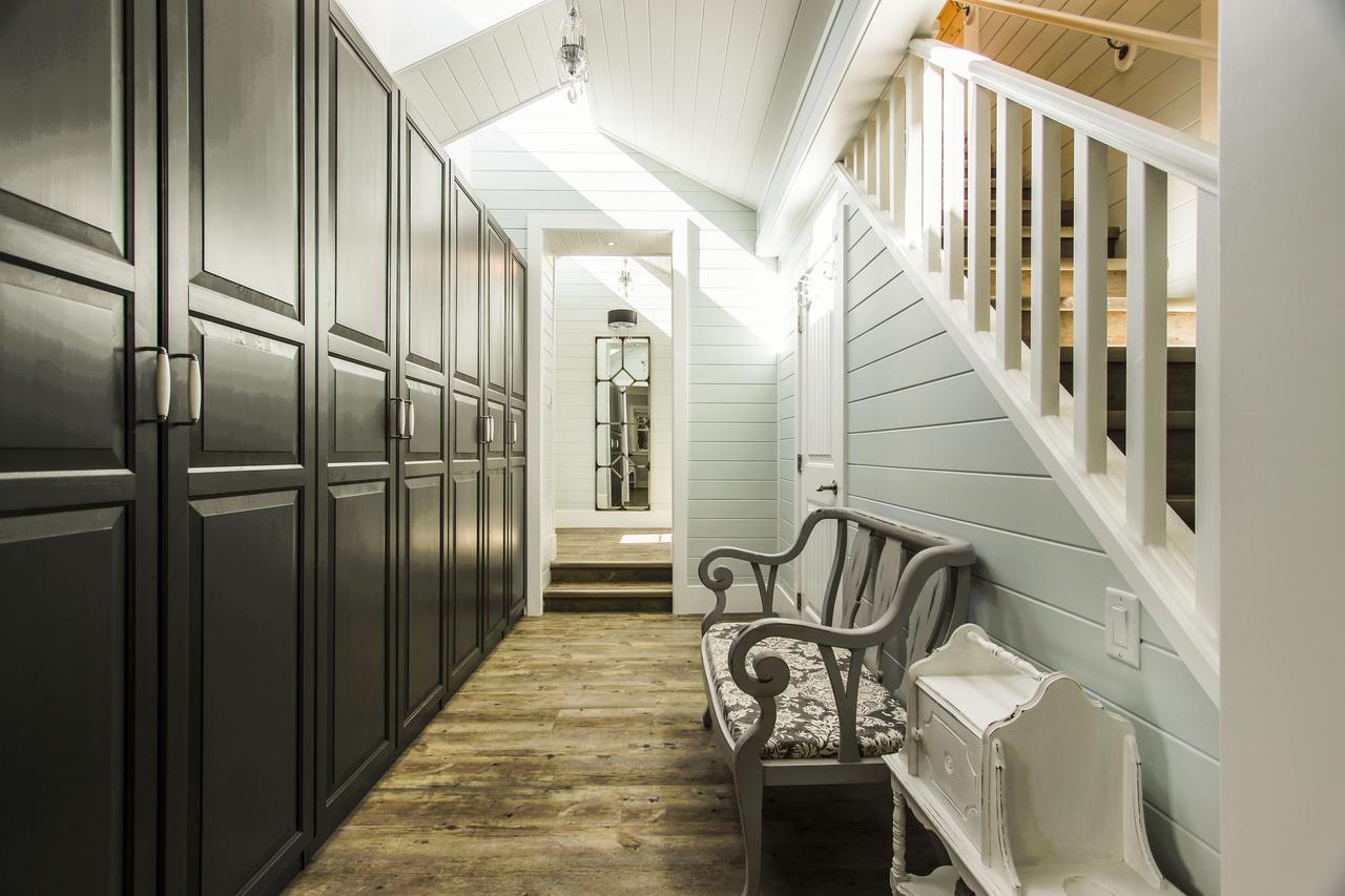 Executive Suite,633613434:JPEG