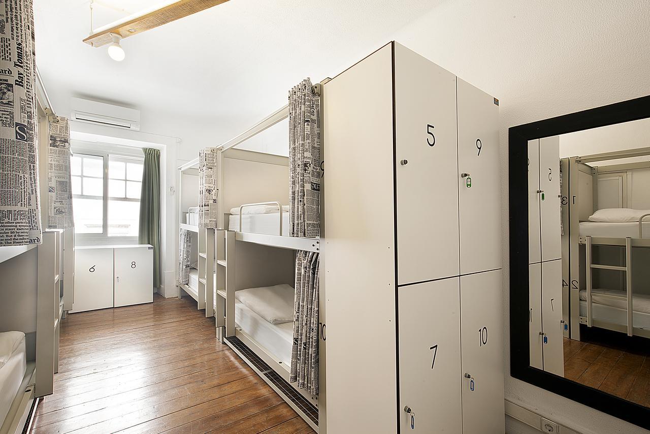 Bed 10-Bed Female Dormitory Room
