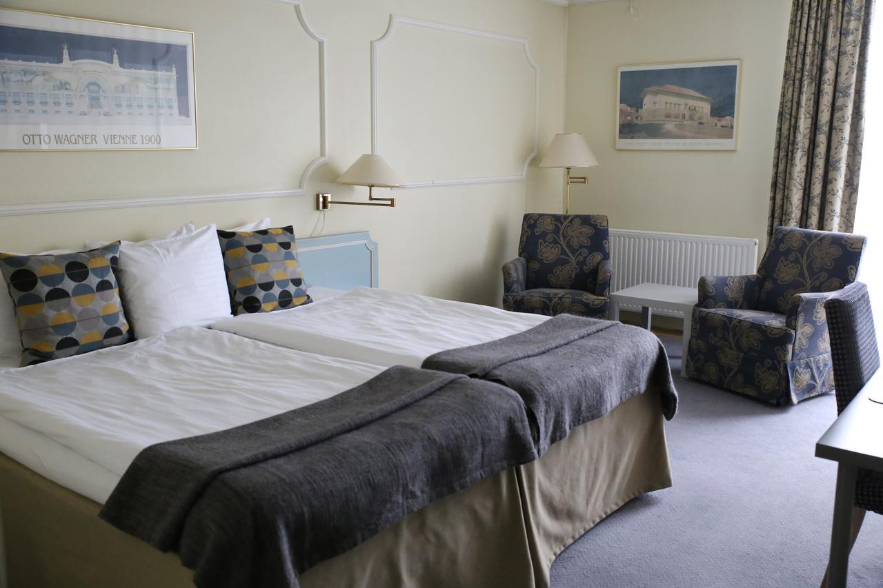 Economy Queen Room