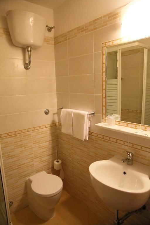 Economy Triple Room