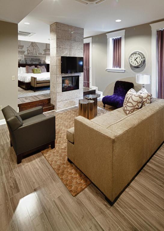 Junior Suite with Queen Bed - Non Smoking