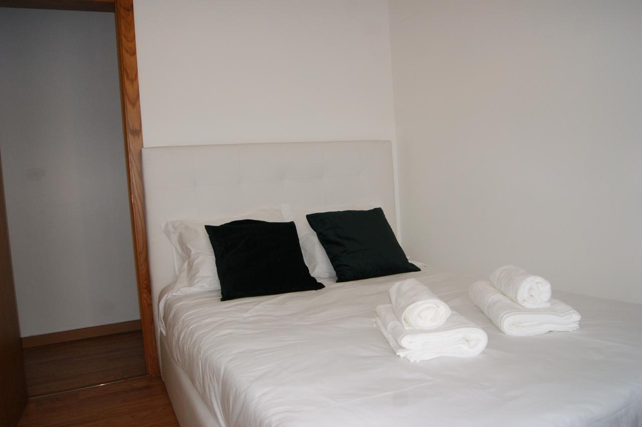 Small Double Room with Shared Bathroom