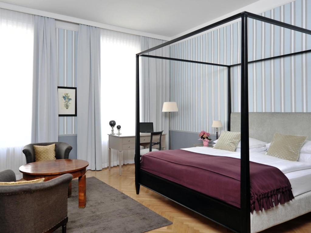 Christiane Hörbiger Suite,65933680:JPEG