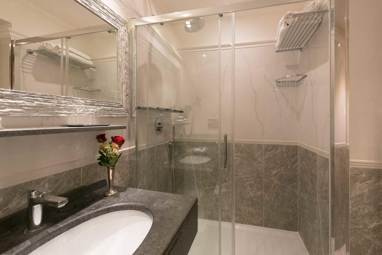 Double or Twin Room with Private Bathroom