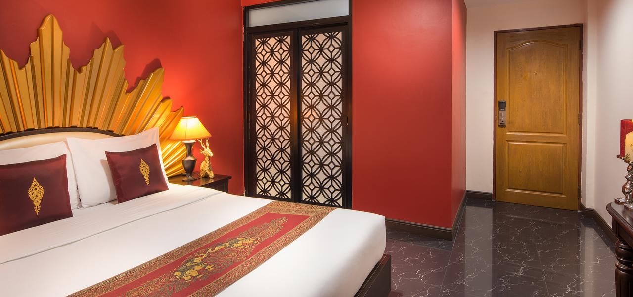 Scarlet Double Room