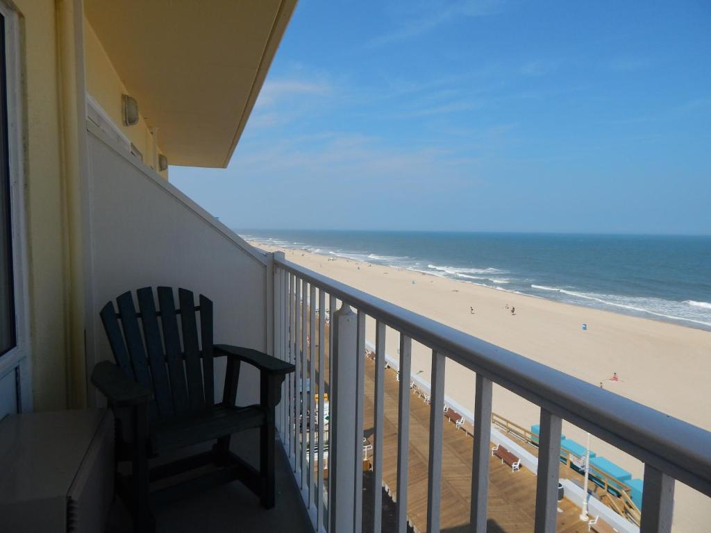 Oceanfront Room with Two Queen Beds - Non Smoking