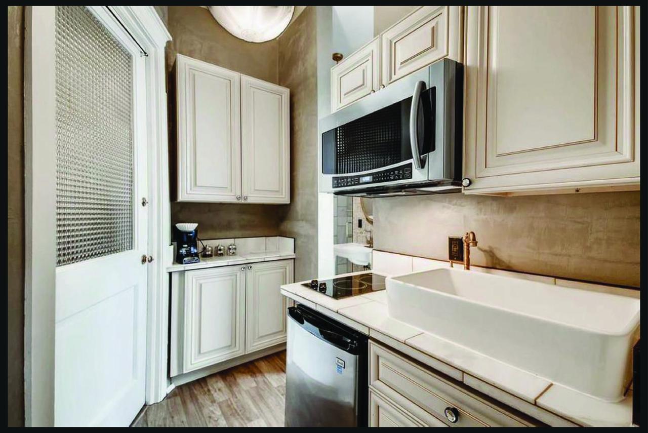 Alexandrina Suite,669573921:JPEG