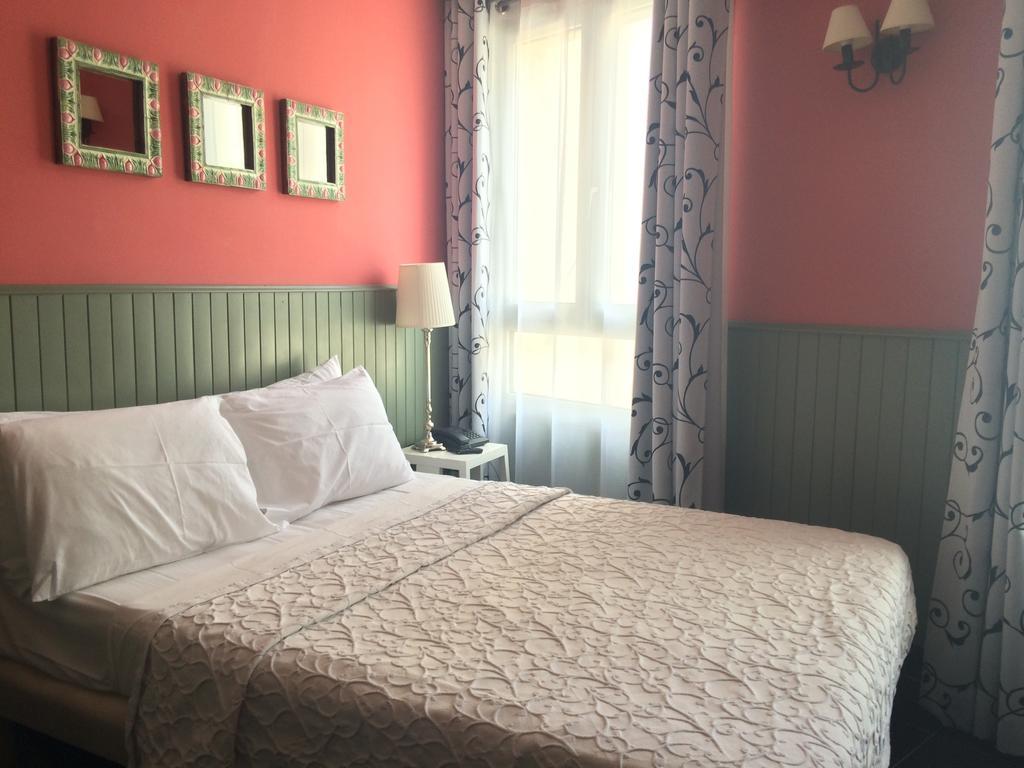 Double Room with Street View and Private Bathroom