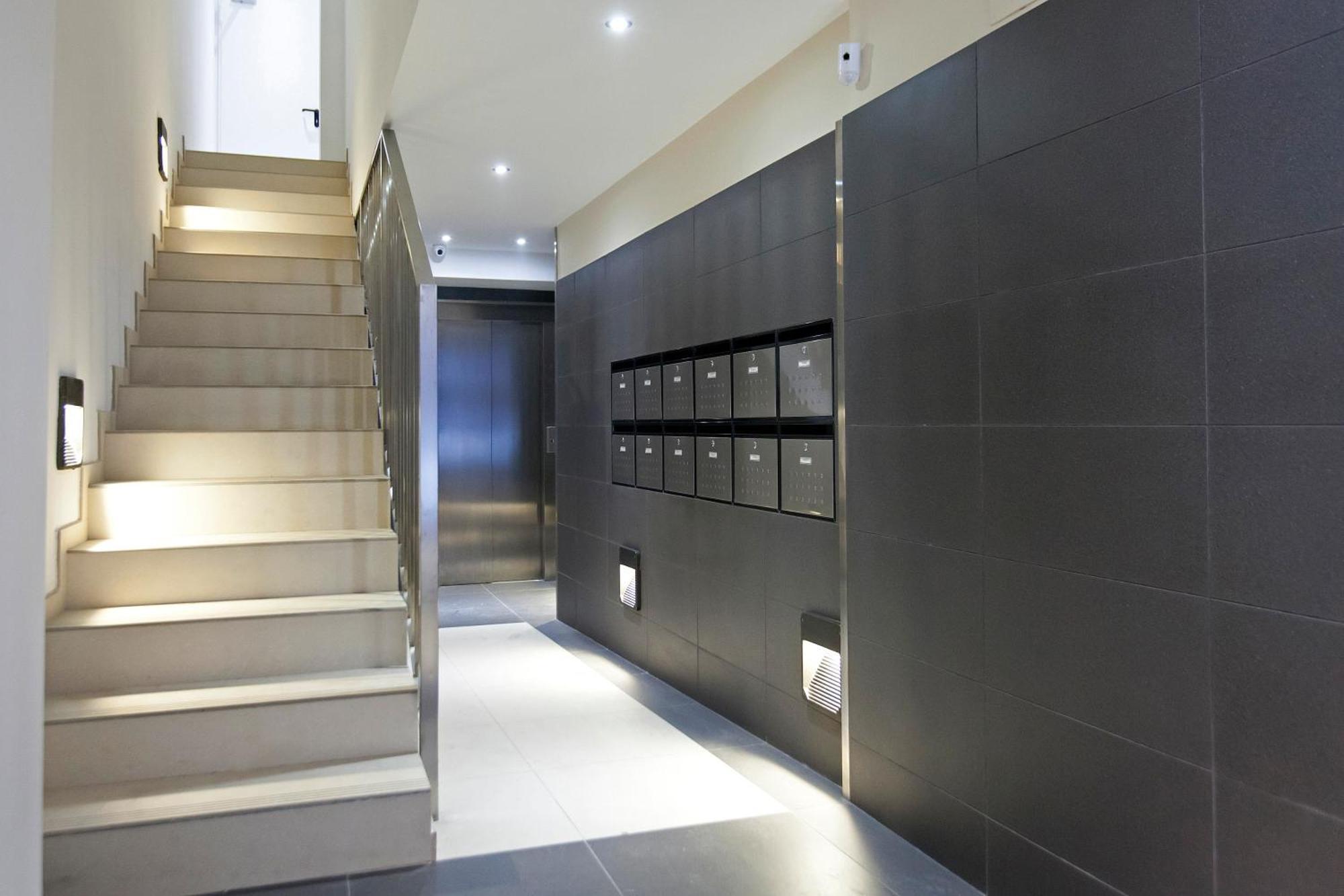 Two-Bedroom Apartment - 4,1