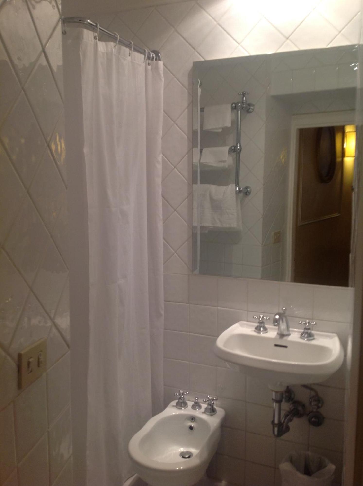Twin Room,1319804698:JPEG
