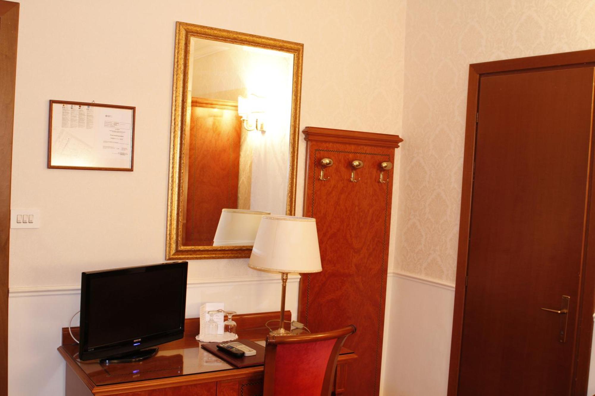 Single Room,685599132:JPEG