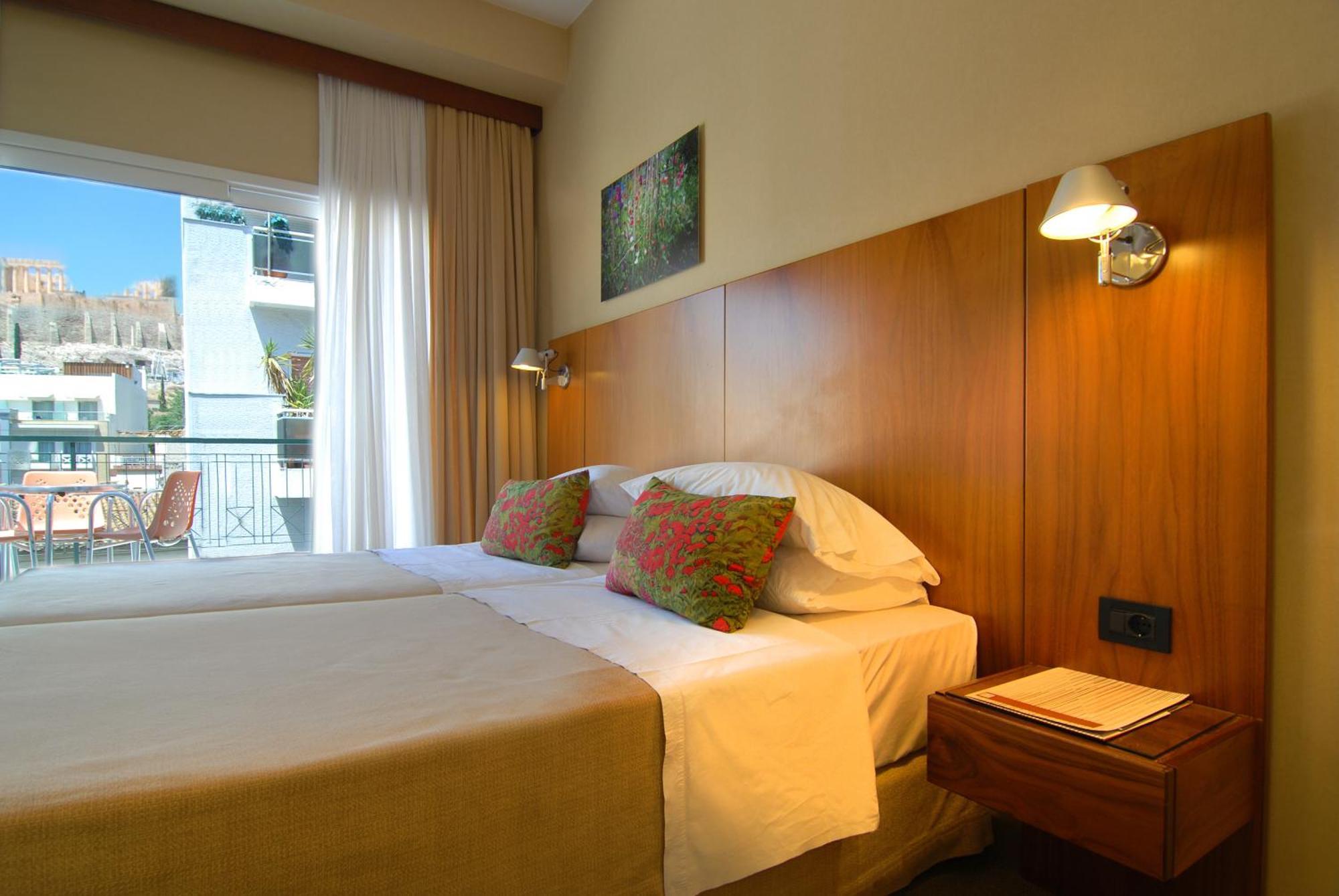 Triple Room,692721846:JPEG
