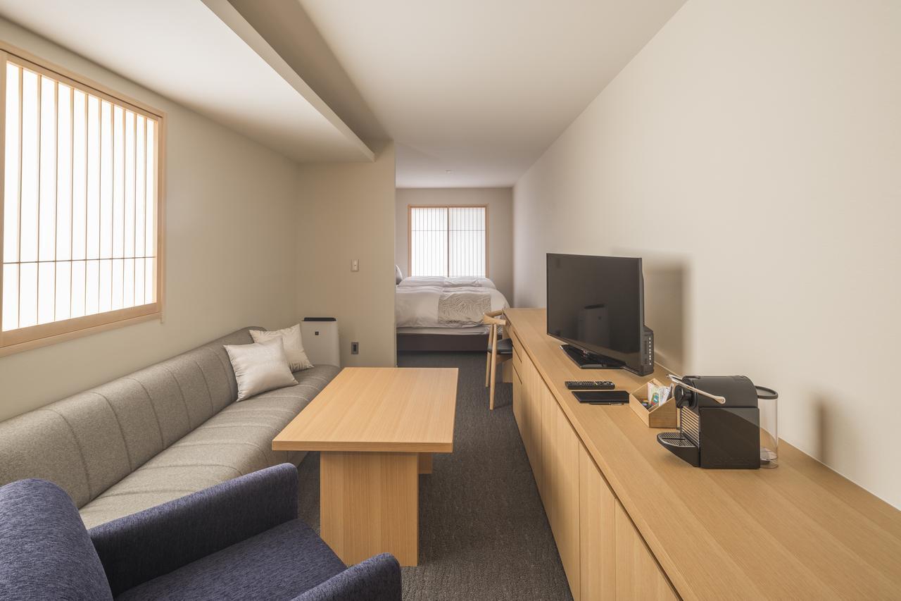 Deluxe Twin Room with living Area