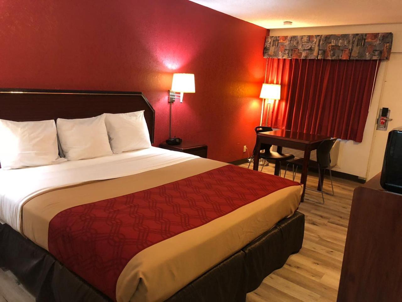 King Room - Non-Smoking