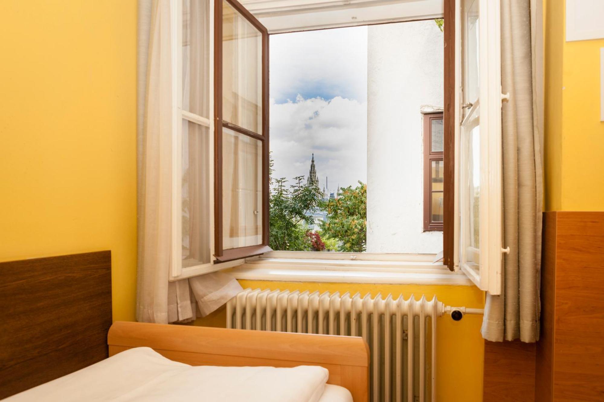 Single Room with Shared Bathroom,697568865:JPEG